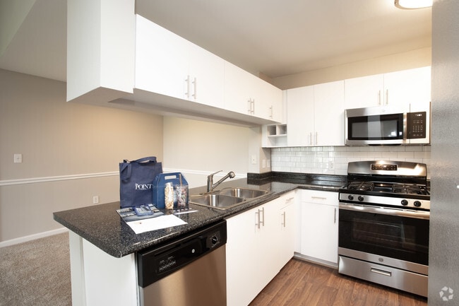 2BR, 2BA - 1,085 SF - Springfield