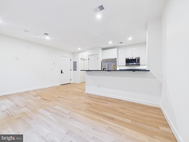 Photo - 1128 Walnut St Unit 206