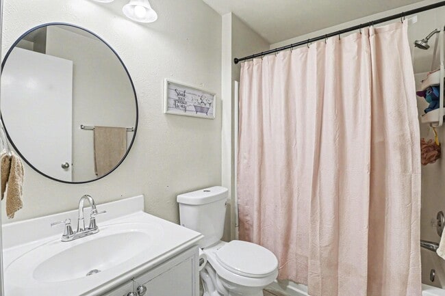 Photo - 2910 Meiko Dr