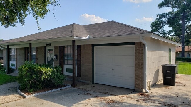 Photo - 608 S 2nd St