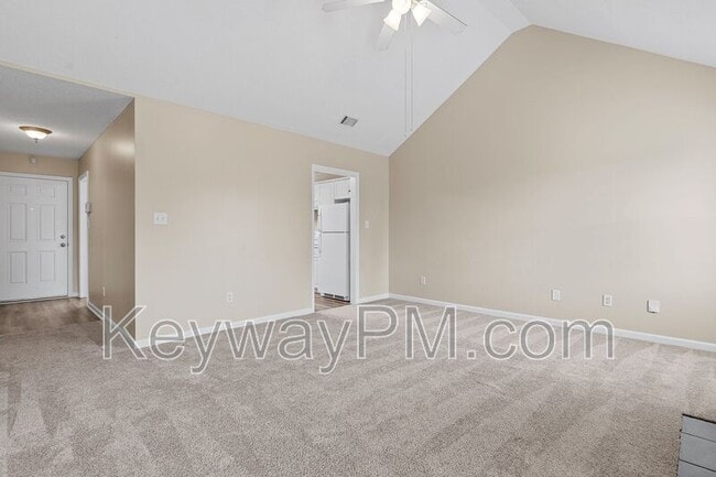 Photo - 654 Devon Rd
