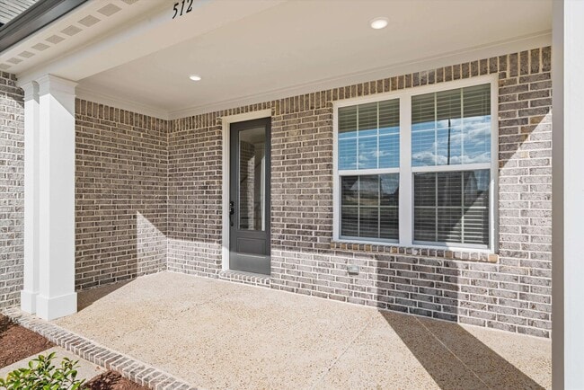 Photo - 512 Mount Ivy Dr