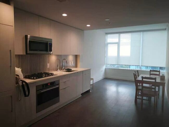 Building Photo - 5051 Imperial St