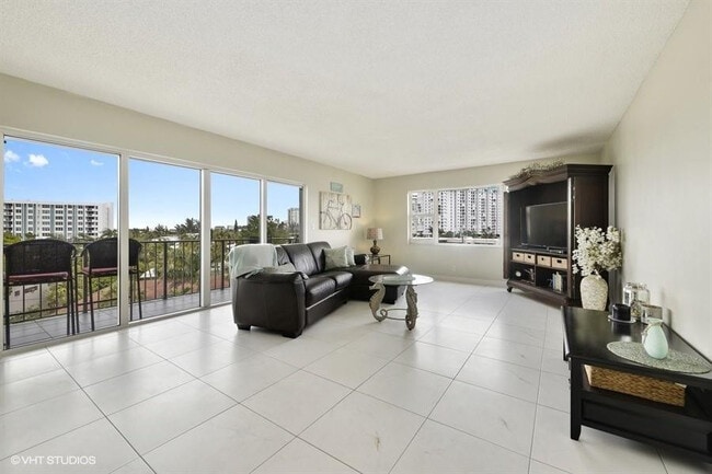 Photo - 1200 Hibiscus Ave Unit 202