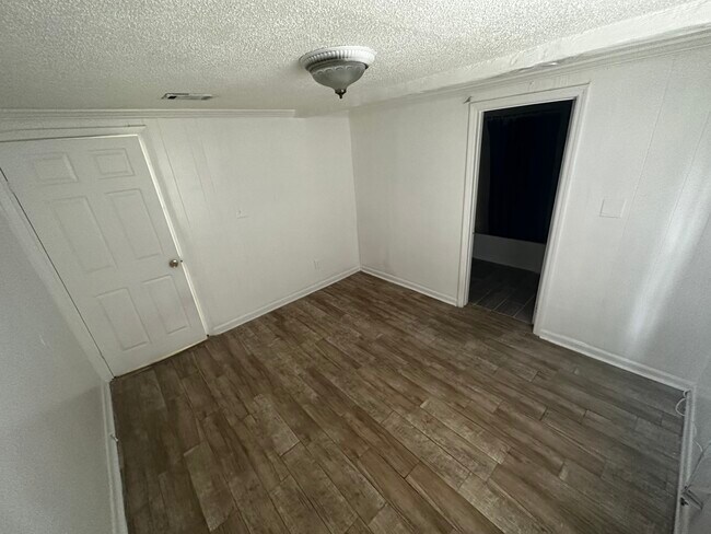 Photo - 3815 Saint Charles Pl