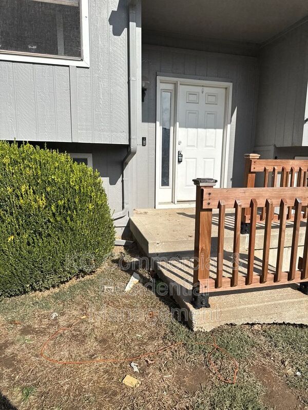 Photo - 5716 N London Ave Unidad 5716