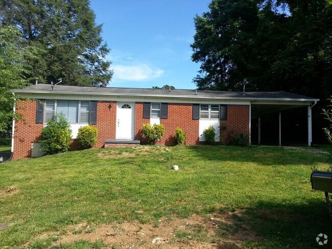 Building Photo - Nice 3 bedroom home on west end for rent