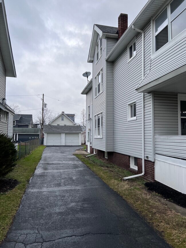 Photo - 17430 Woodford Ave Unidad 2