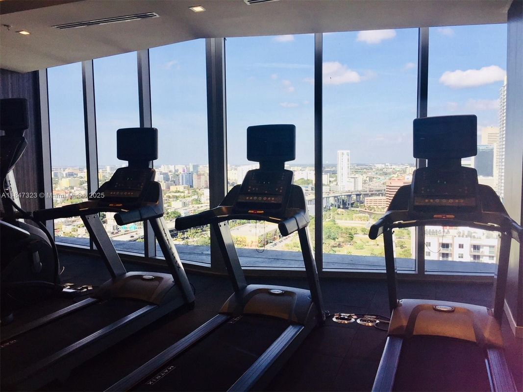 Photo - 1010 SW 2nd Ave