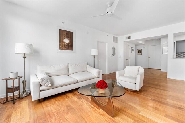 Photo - 54 Rainey St Unidad 1018