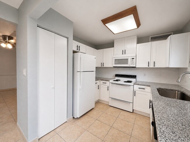 Photo - 2811 SW Archer Rd Unit S145