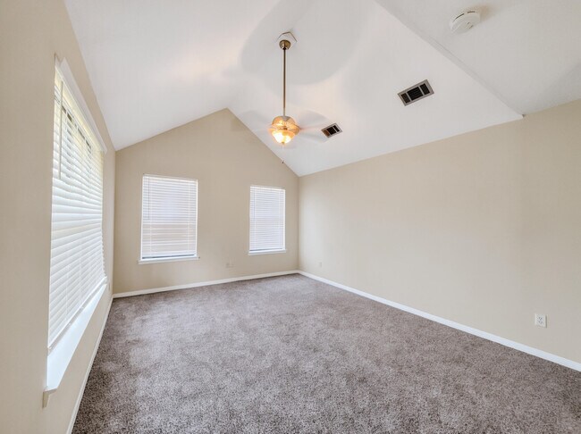 Photo - 1825 Hunters Path