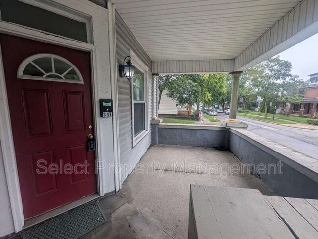 Photo - 347 W Williams St