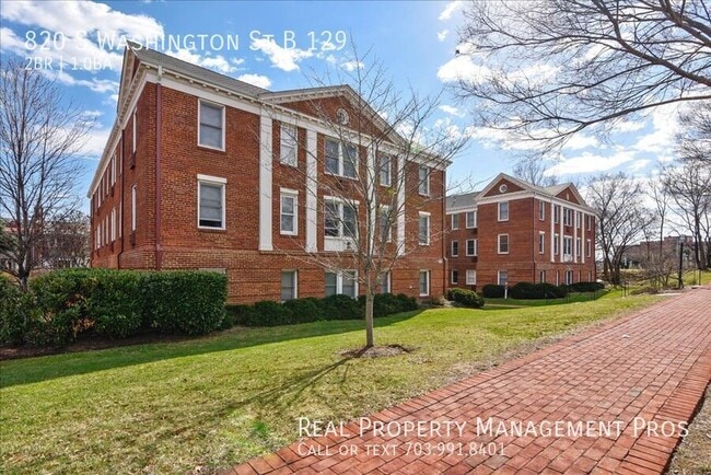 Photo - 820 S Washington St