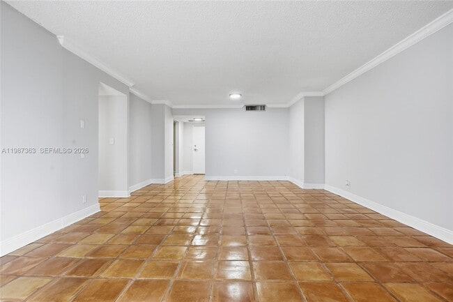 Photo - 2500 Parkview Dr Unit 415