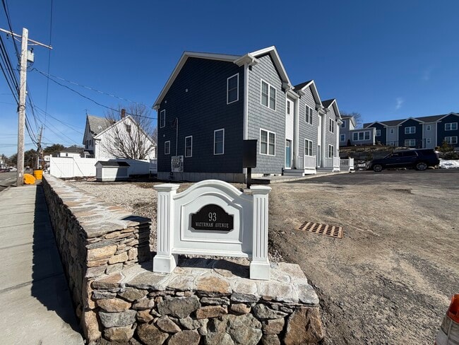 Photo - 93 Waterman Ave