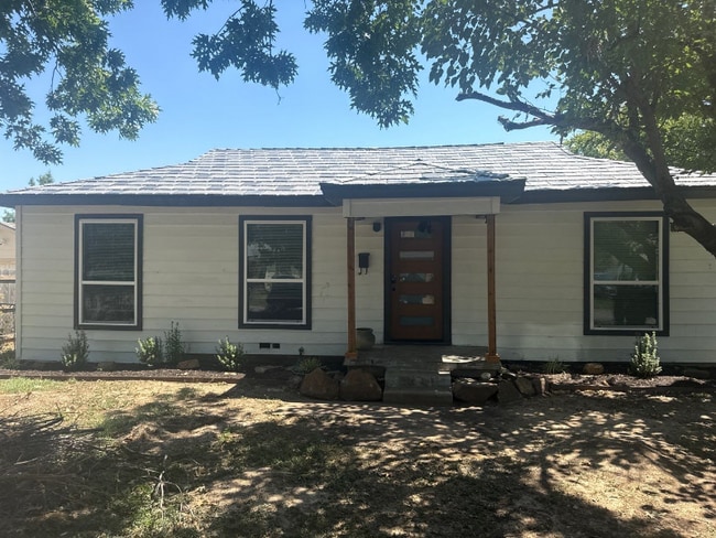 Building Photo - 506 NE 37th St Rental