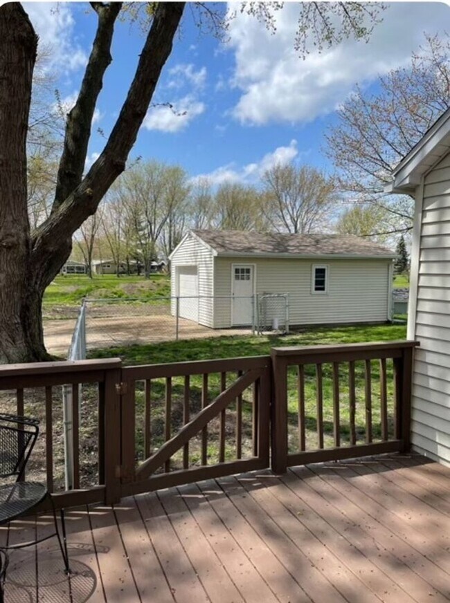 Photo - 1016 Ottawa Dr