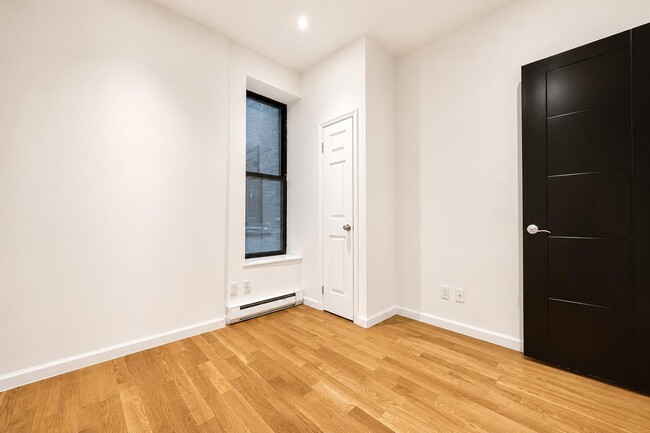 Photo - 320 Manhattan Ave Unit 02