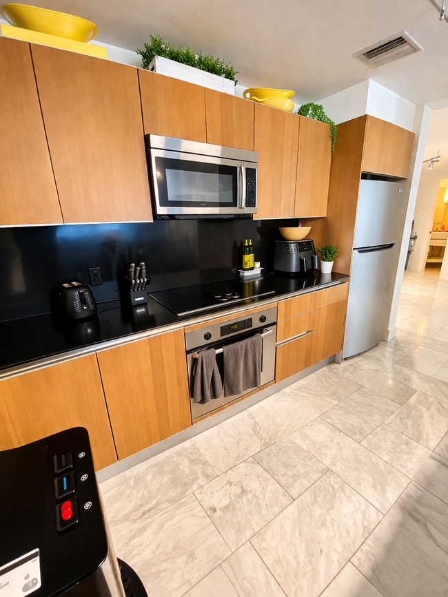 Building Photo - 1060 Brickell Ave Unit 1417