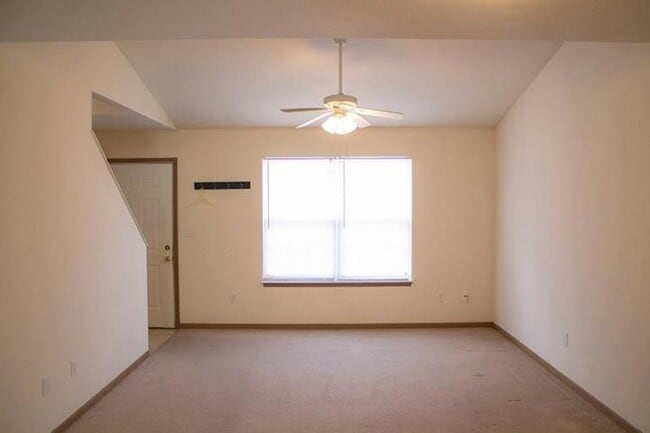 Photo - 4/Bed - 3/Bath