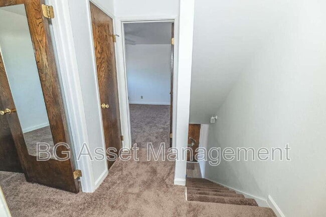 Photo - 547 Rodeo Ave Unit F