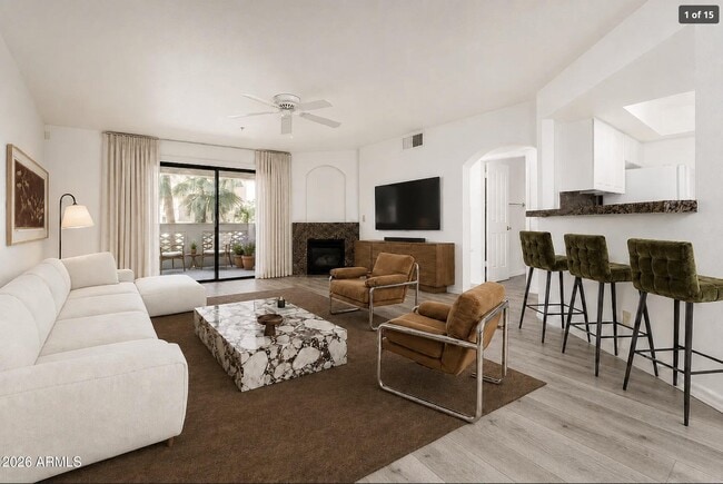 Building Photo - 5104 N 32nd St Unit 225