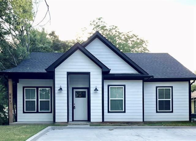 Photo - 809 S Willow St House
