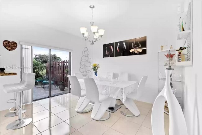 Photo - 3709 NE 4th St