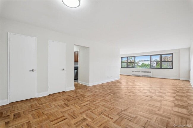 Building Photo - 2 Washington Square Unit 1G