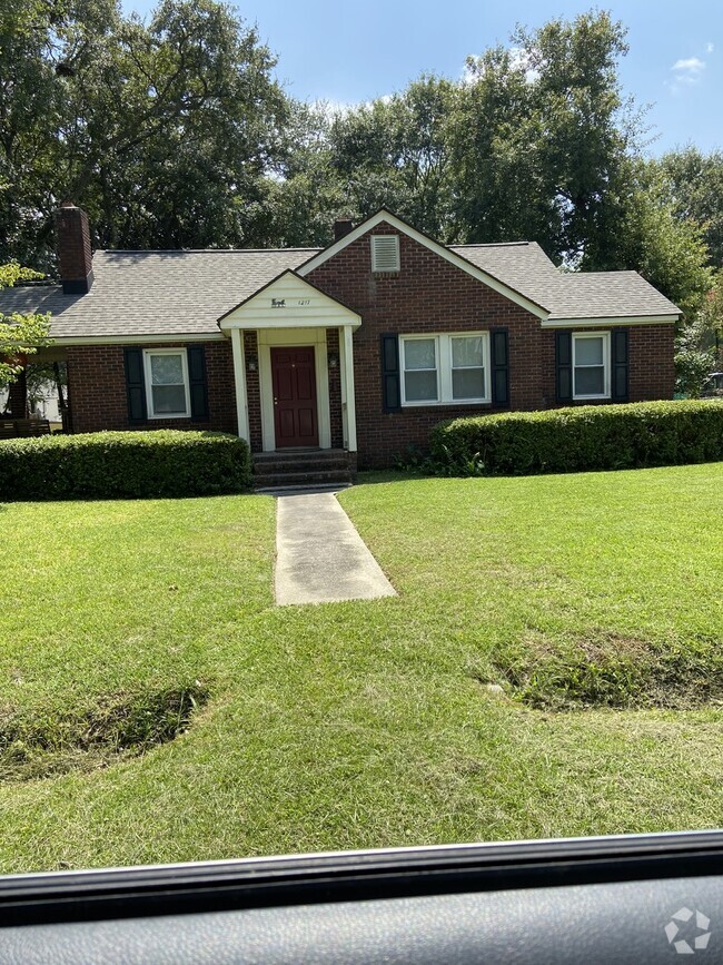 Building Photo - 1217 Hollywood Dr Rental