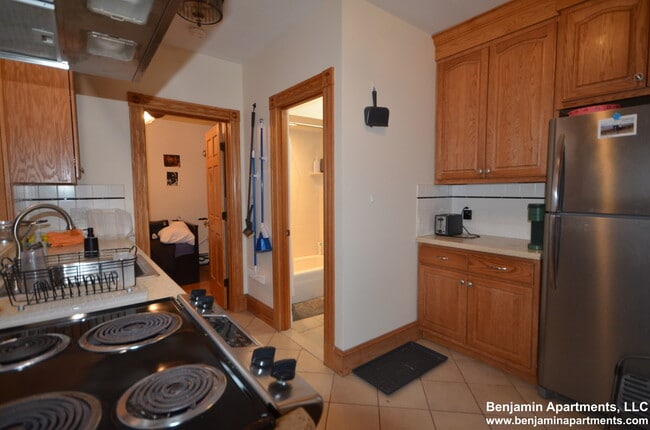 Photo - 16 S Russell St Unit 2