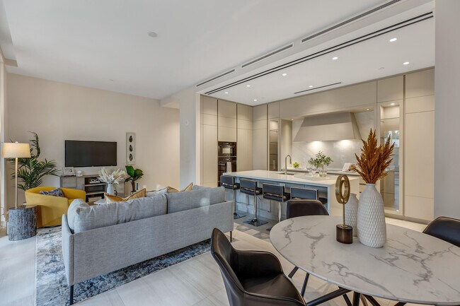 Photo - 200 SE Mizner Blvd Unidad 106