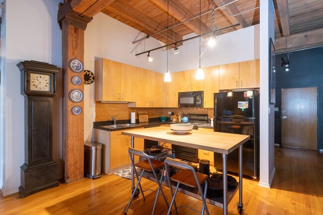 Photo - 1133 S State St