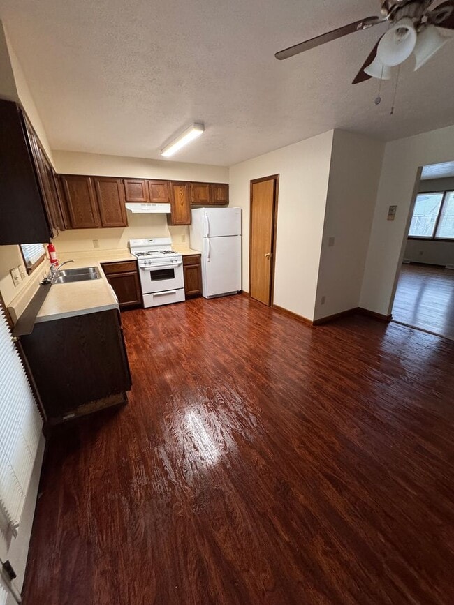 Photo - 103 Hazel St