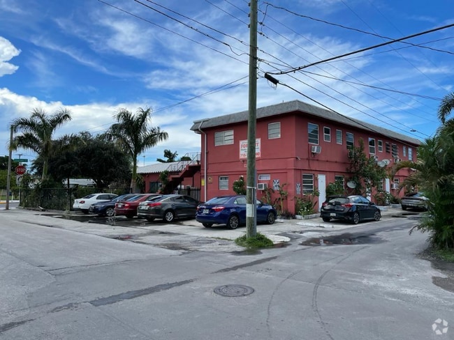 Building Photo - 2417 N 19th Ave Rental