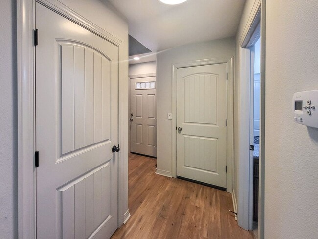 Photo - 407-409 Madrona Ave SE Unit 409