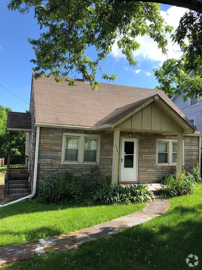 Building Photo - Charming East Nashville Cottage, 2 Bed/1 B... Rental
