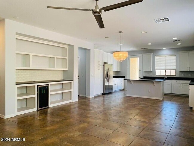 Photo - 20553 W Hamilton St