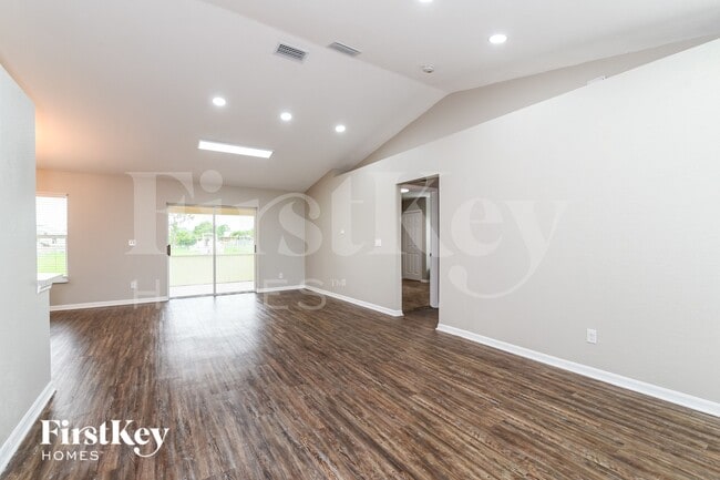 Photo - 3505-3508 8th St SW