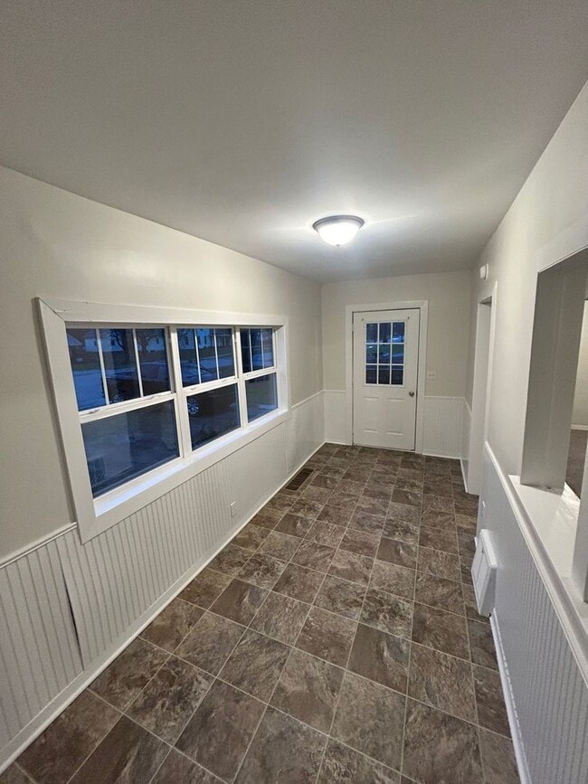 Photo - 270 W Pine St NE