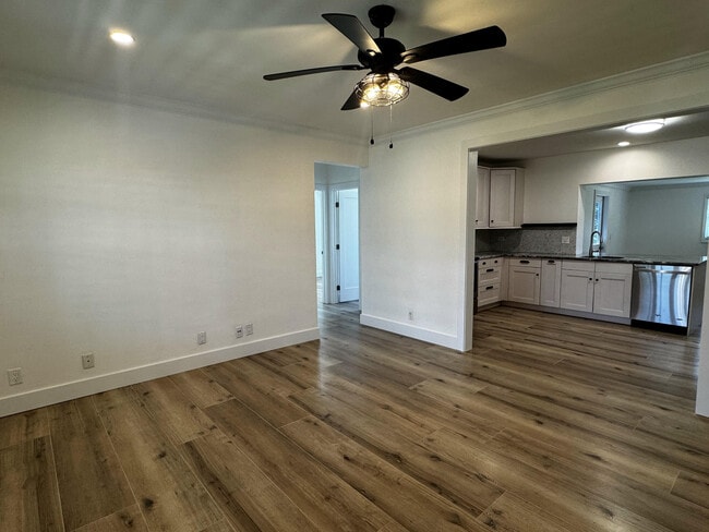 Photo - 204 SE 2nd Ave
