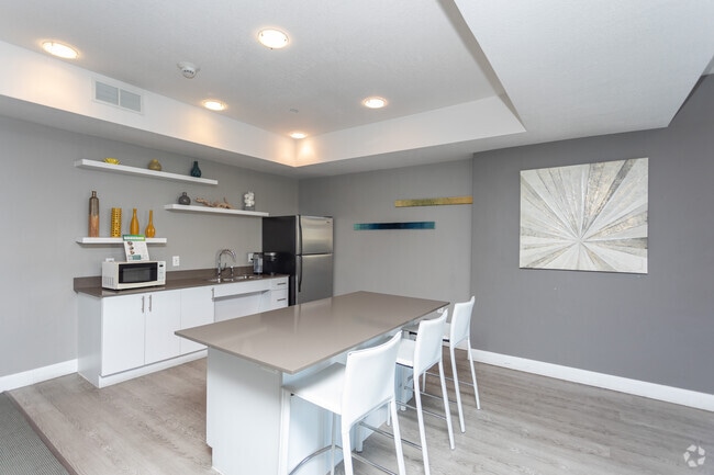 Sala del club - Moda Newhouse