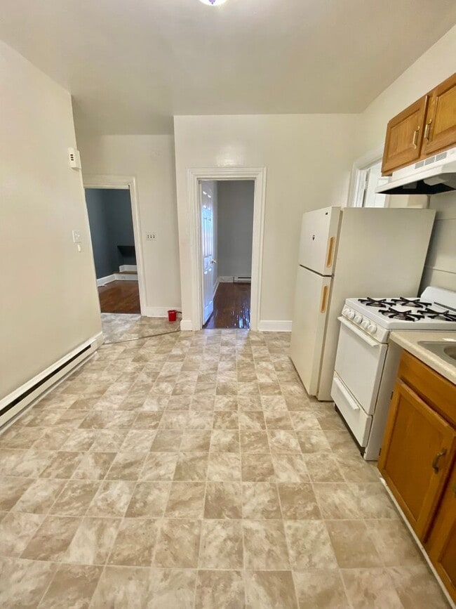 Building Photo - 228 W Vine St Unit Apt 3