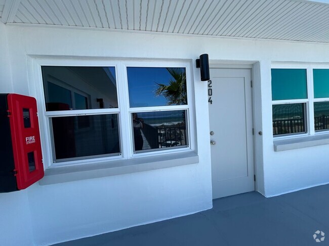 Building Photo - 1740 Ocean Shore Blvd Rental