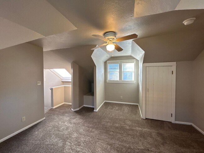 Photo - 1039 NW Ogden Ave