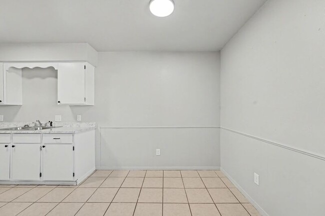 Photo - 1241-1247 W Sunset Dr Unit 1243