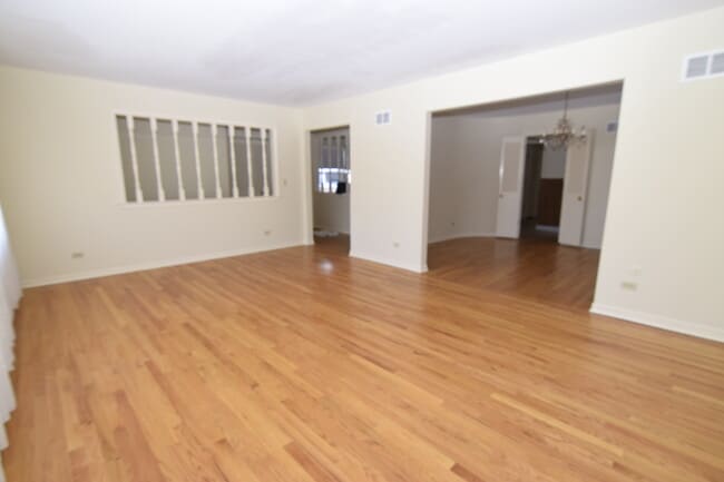 Photo - 5025 Carol St Unidad Top floor