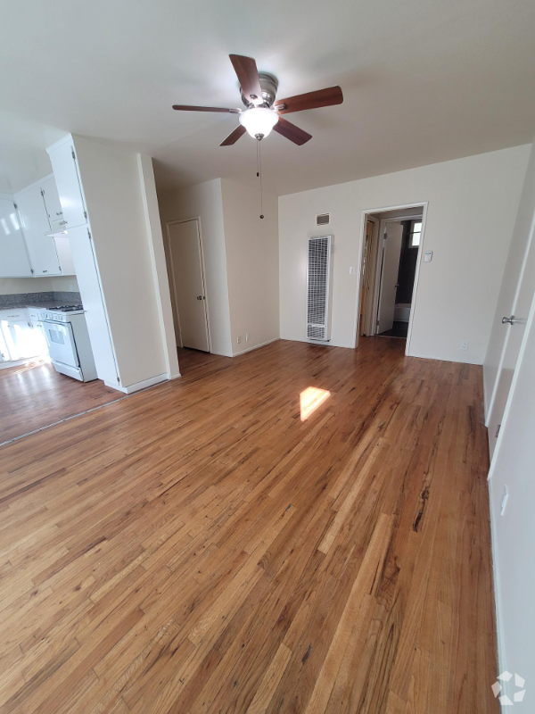 Building Photo - 2985 San Marino St Unit 11 Rental