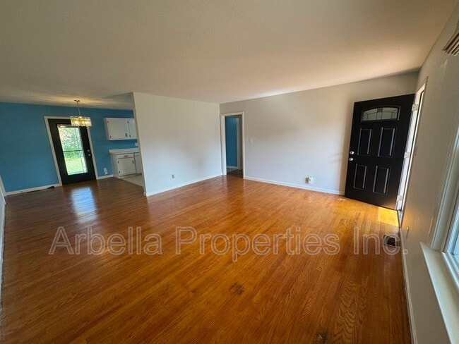 Photo - 1713 Seward Dr